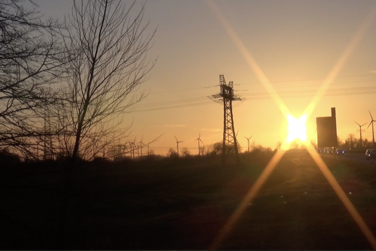 Die Angst vor der Dunkelflaute – wie rechte Mythen den Energiemarkt verdunkeln